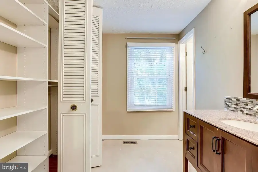 8334 Terra Grande Ave, Springfield, VA 22153 - #3