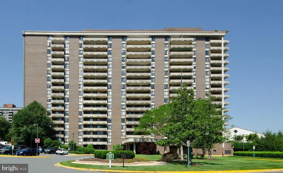 1800 Old Meadow Rd #1018, McLean, VA 22102 - #2