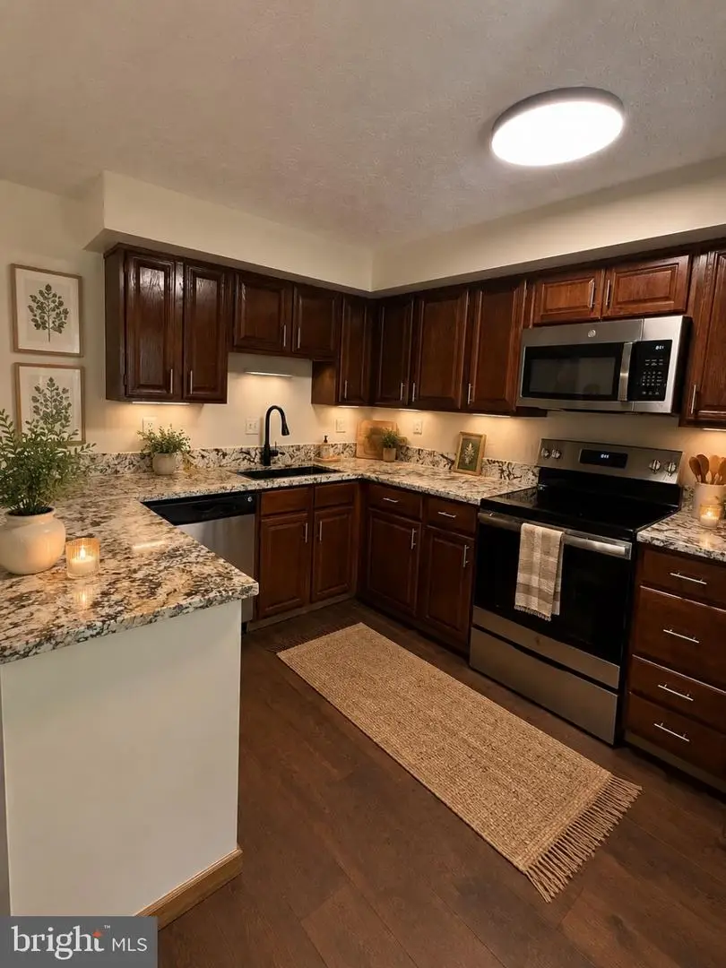 6830 Montivideo Square Ct, Falls Church, VA 22043 - #3