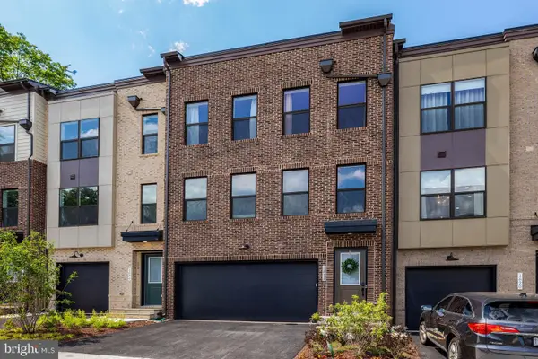 1622 Fellowship Sq, RESTON, VA 20190