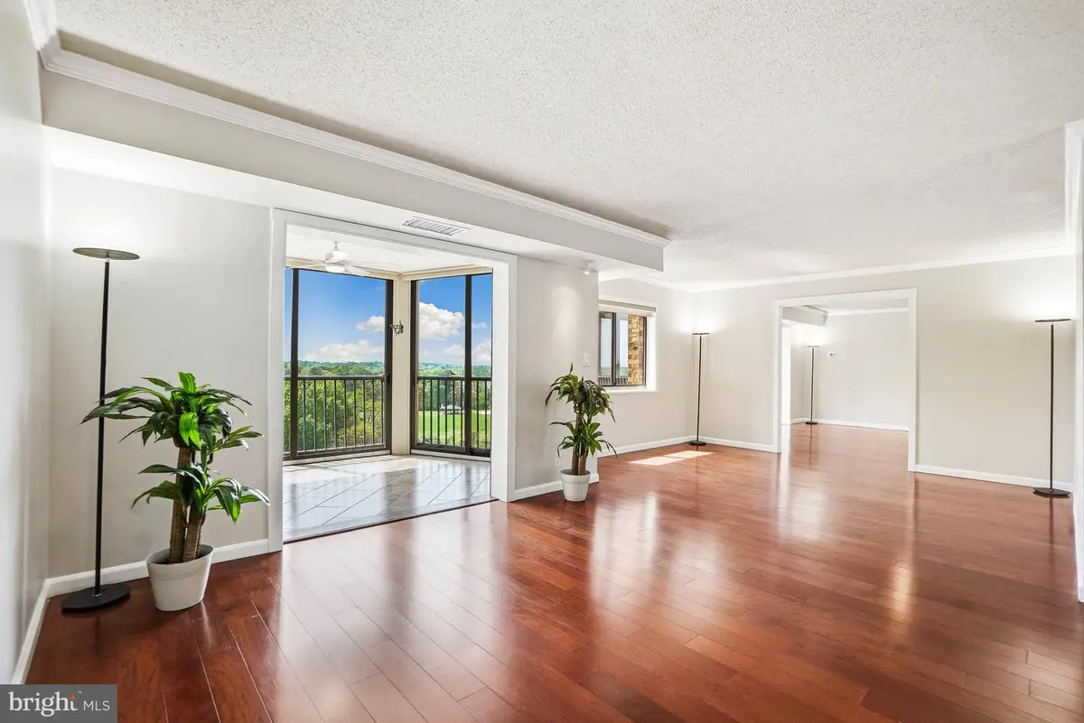 5901 Mount Eagle Dr #1005, Alexandria, VA 22303 - #1
