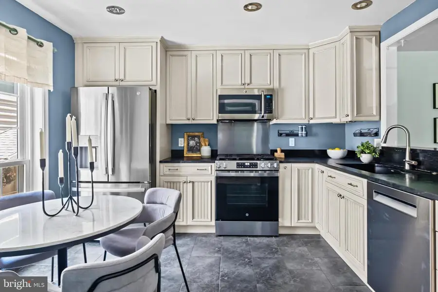 7780 Willow Point Dr #7780, Falls Church, VA 22042 - #3