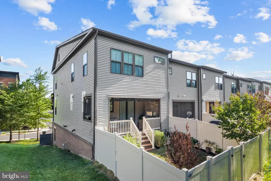 9253 Wood Violet Ct, Fairfax, VA 22031 - #2