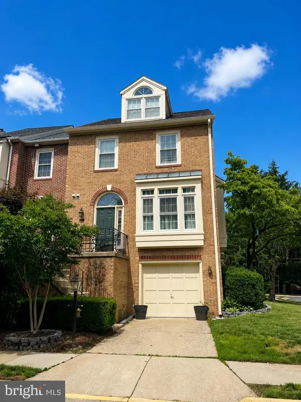 12000 Lisa Marie Ct, FAIRFAX, VA 22033