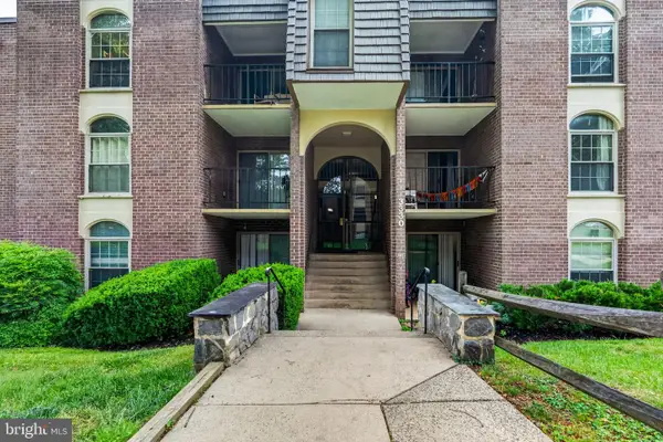 3330 Woodburn Village Dr #33, ANNANDALE, VA 22003