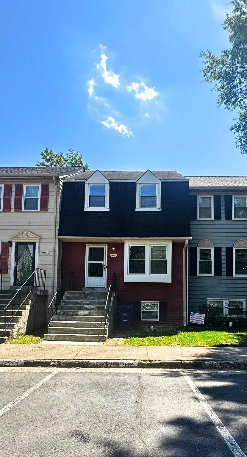 915 Barton Oaks Pl, Herndon, VA 20170 - #1