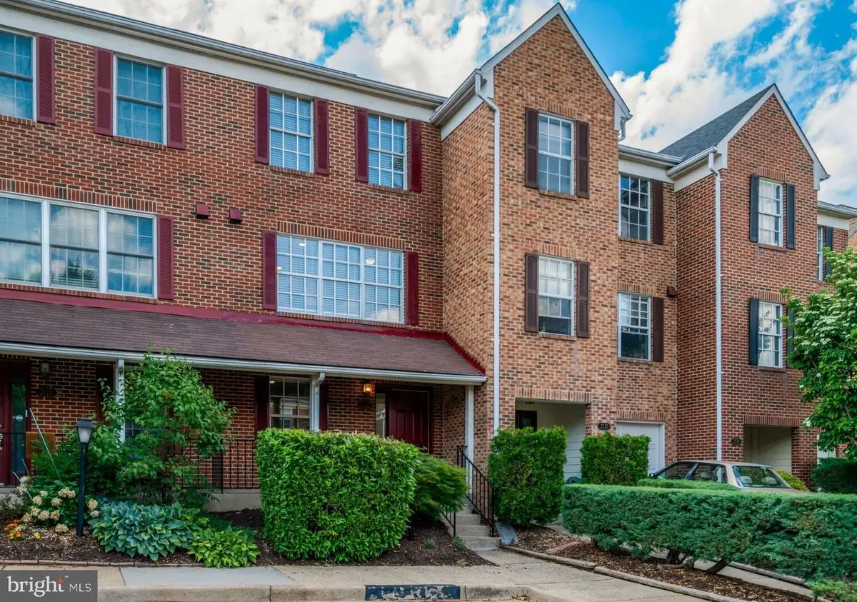2122 Hutchison Grove Ct, Falls Church, VA 22043 - #1