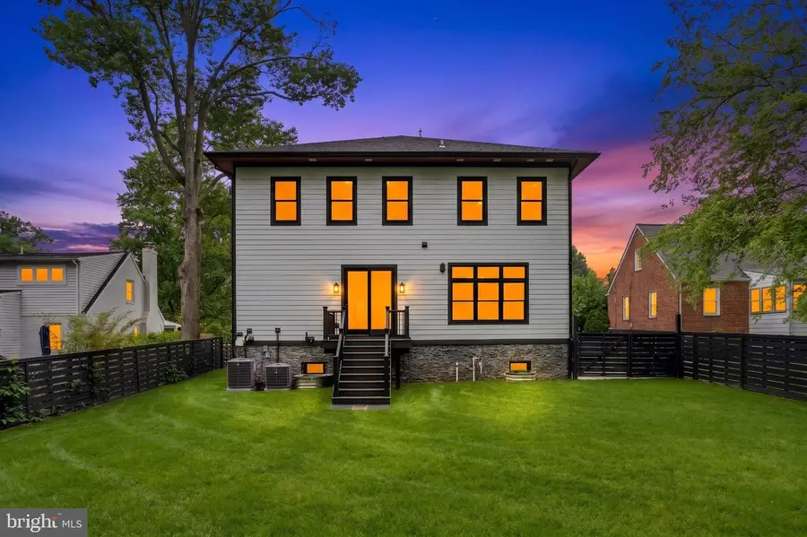 2919 Lawrence Dr, Falls Church, VA 22042 - #3
