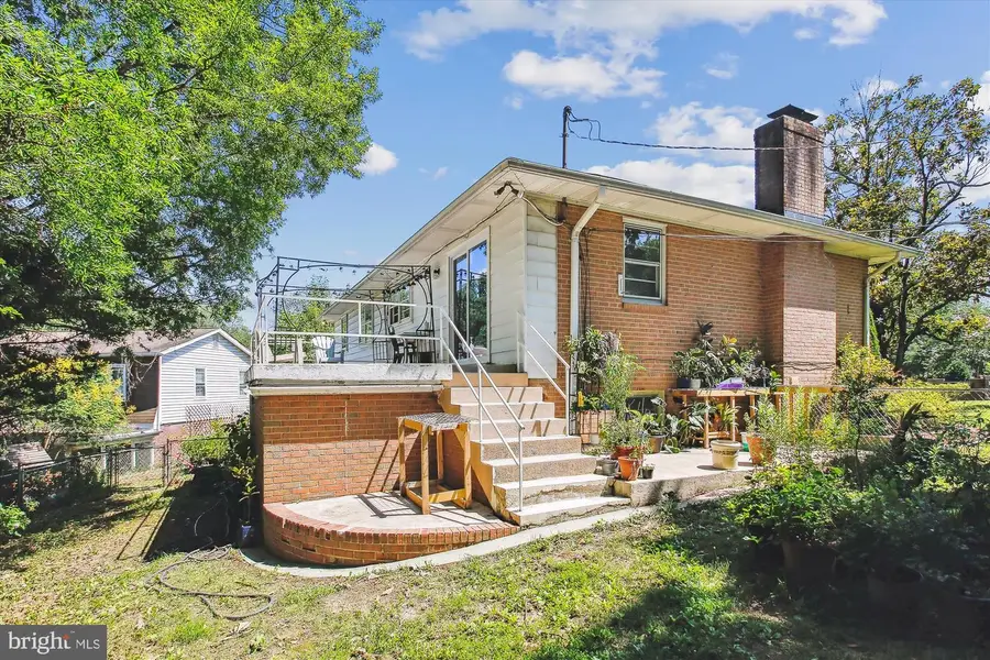 7108 Waldorf Ln, Falls Church, VA 22046 - #2