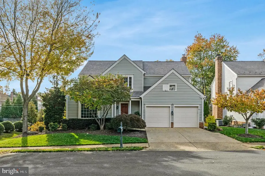 9733 Hidden Valley Rd, Vienna, VA 22181 - #2