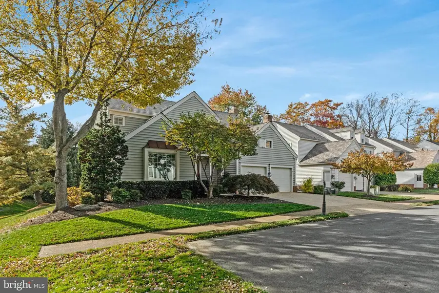 9733 Hidden Valley Rd, Vienna, VA 22181 - #3