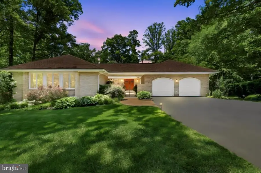 7512 Rambling Ridge Dr, Fairfax Station, VA 22039 - #2