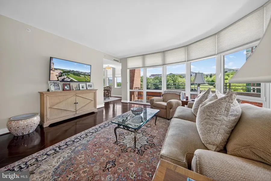 8220 Crestwood Heights Dr #407, McLean, VA 22102 - #3