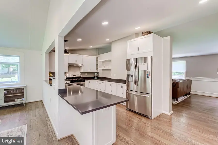 11926 Appling Valley Rd, Fairfax, VA 22030 - #3