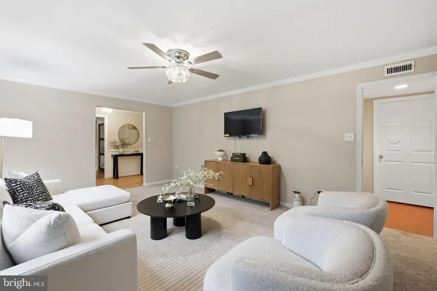 1718 Hollinwood Dr, Alexandria, VA 22307 - #3