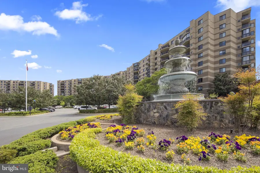8360 Greensboro Dr #102, McLean, VA 22102 - #2