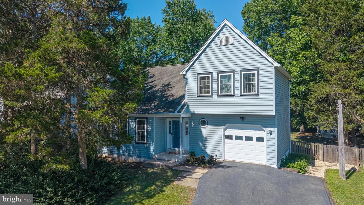 4350 Silas Hutchinson Dr, Chantilly, VA 20151 - #1