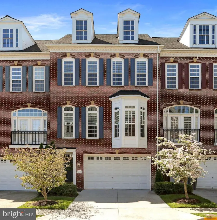 4395 Patriot Park Ct, Fairfax, VA 22030 - #2