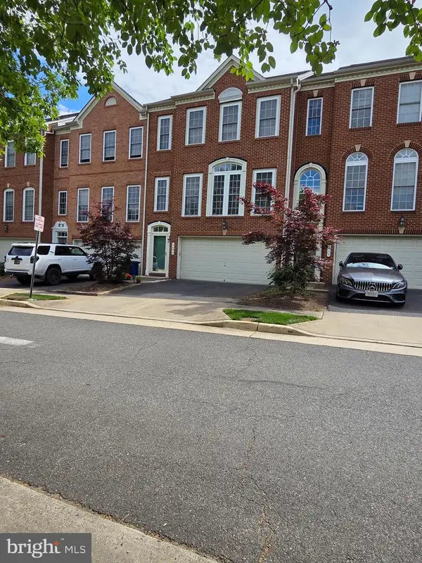 4694 Helen Winter Ter, ALEXANDRIA, VA 22312