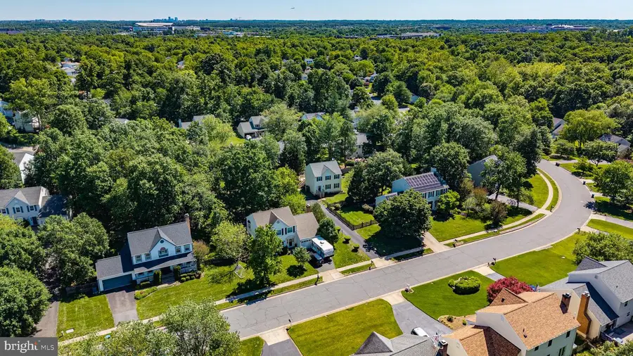 15218 Sovereign Pl, Chantilly, VA 20151 - #3