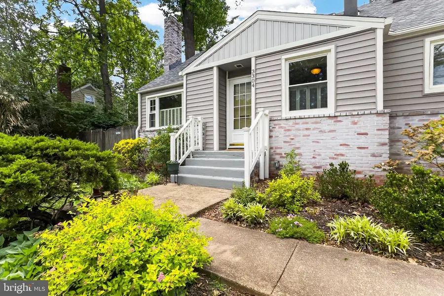 3304 Slade Run Dr, Falls Church, VA 22042 - #3
