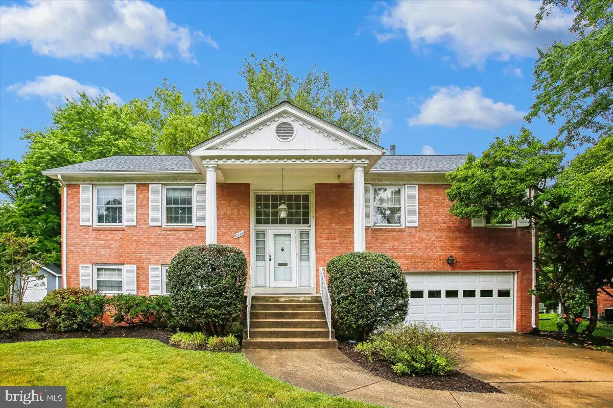 6220 Hardy Dr, McLean, VA 22101 - #1