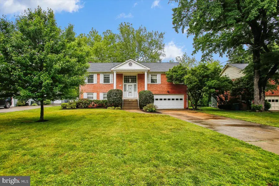 6220 Hardy Dr, McLean, VA 22101 - #3