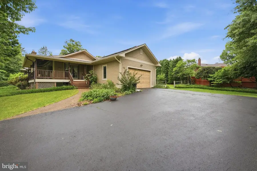 4920 Brook Hills Dr, Annandale, VA 22003 - #3