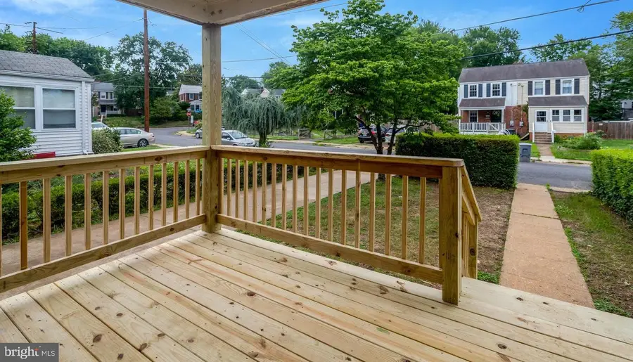 5926 Edgehill Ct, Alexandria, VA 22303 - #3