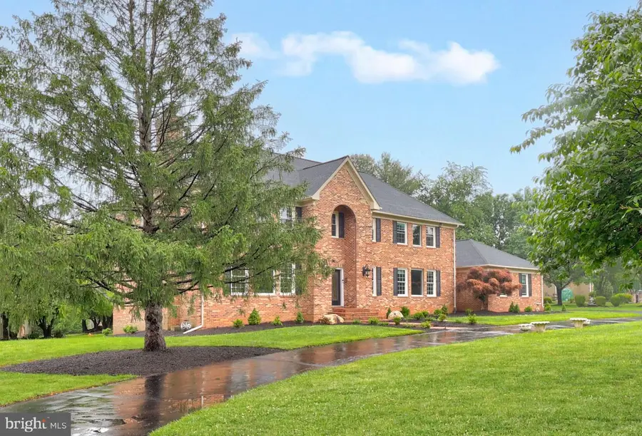 517 Seneca Rd, Great Falls, VA 22066 - #2