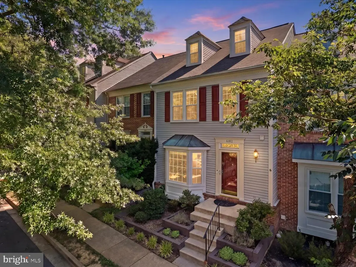 8892 Eagle Rock Ln, Springfield, VA 22153 - #1