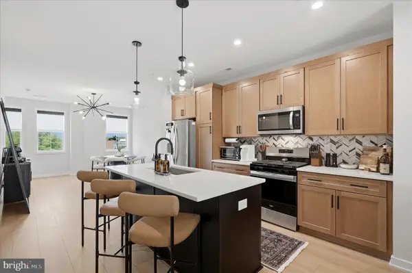 14435 Glen Manor Dr #603, CHANTILLY, VA 20151