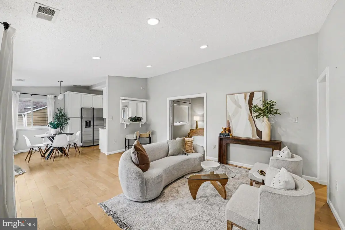 1927-b Villaridge Dr, Reston, VA 20191 - #1