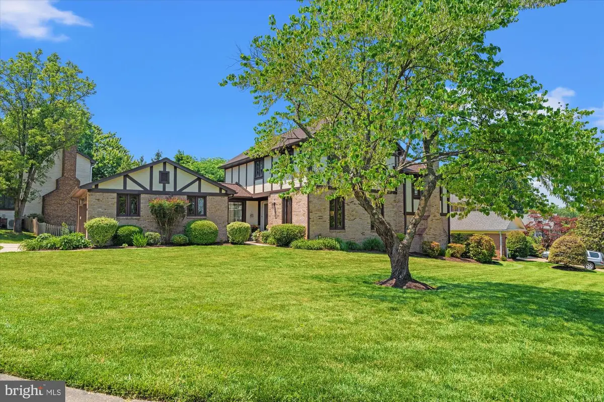 3800 Ridgelea Dr, Fairfax, VA 22031 - #1