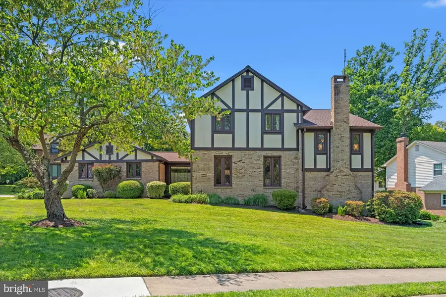3800 Ridgelea Dr, Fairfax, VA 22031 - #2