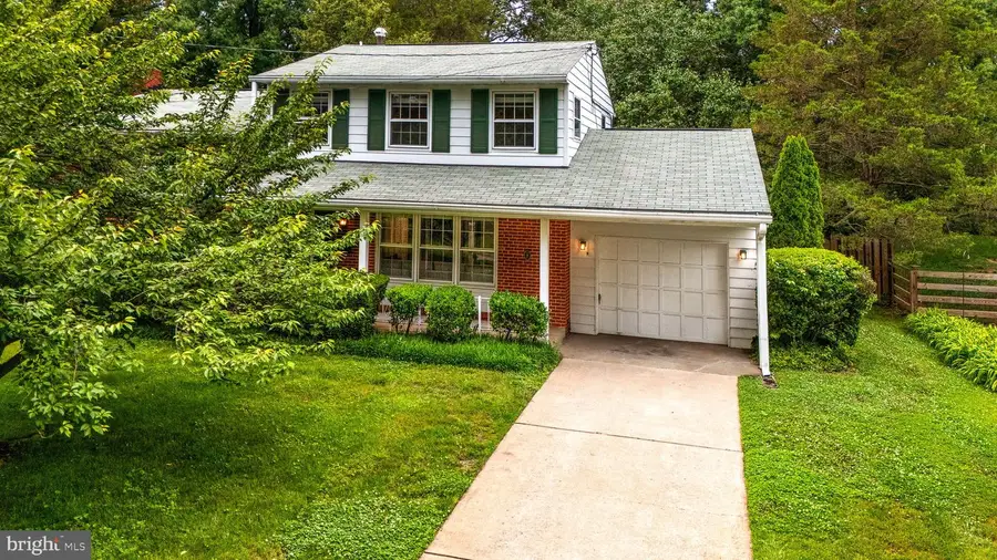 8319 W Boulevard Dr, Alexandria, VA 22308 - #2