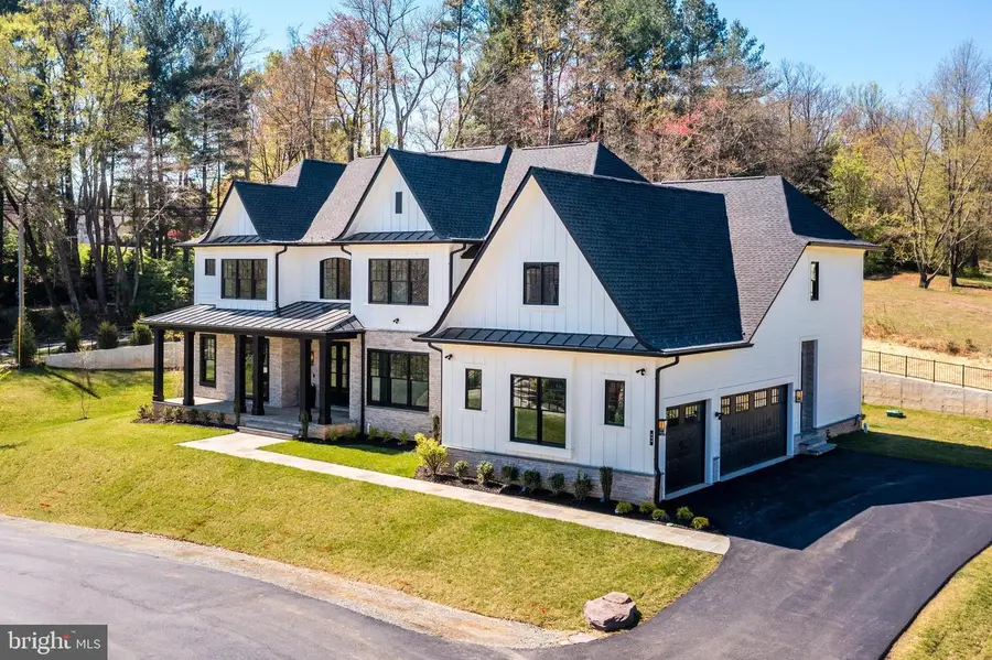 952 Walker Rd, Great Falls, VA 22066 - #2