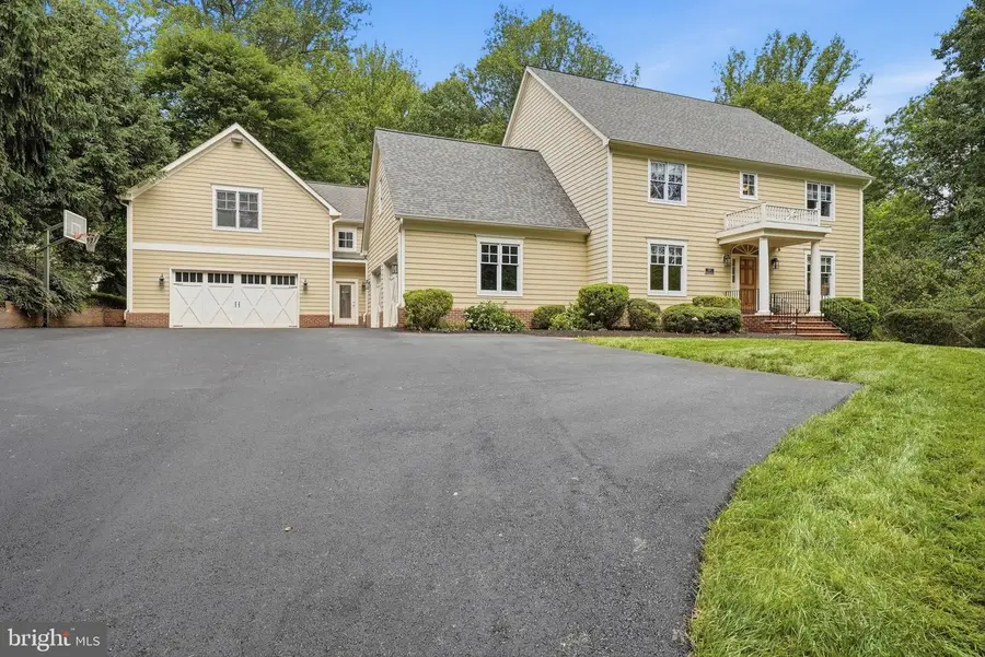 2608 Hunter Mill Rd, Oakton, VA 22124 - #2