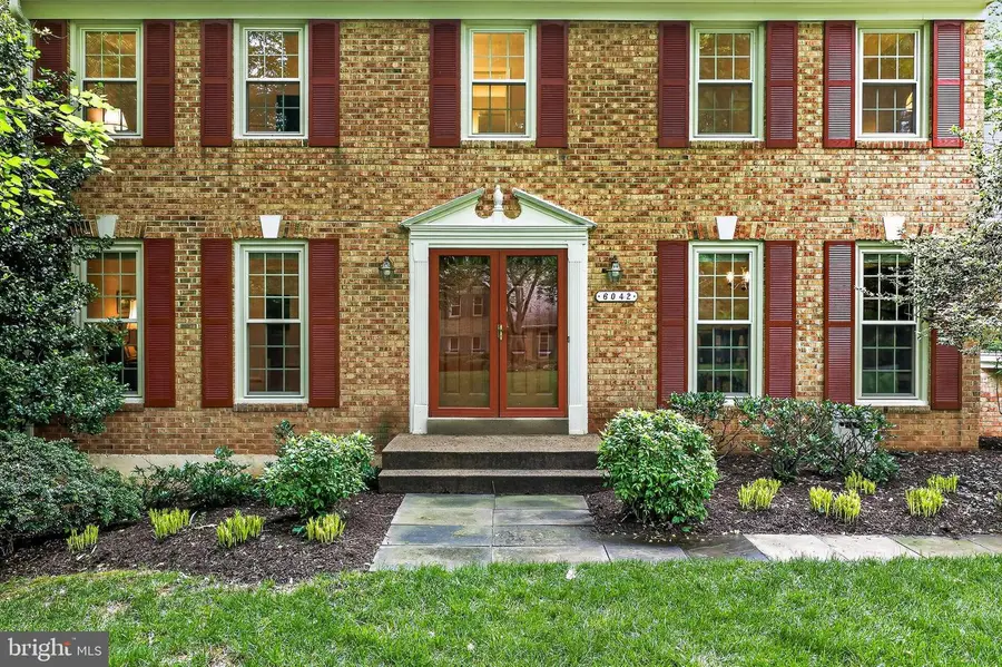 6042 Makely Dr, Fairfax Station, VA 22039 - #2