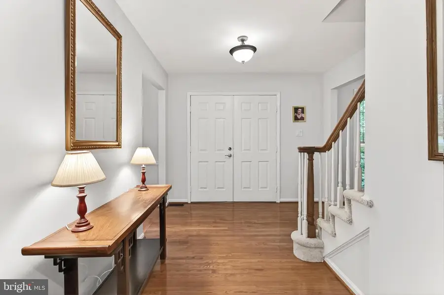 6042 Makely Dr, Fairfax Station, VA 22039 - #3
