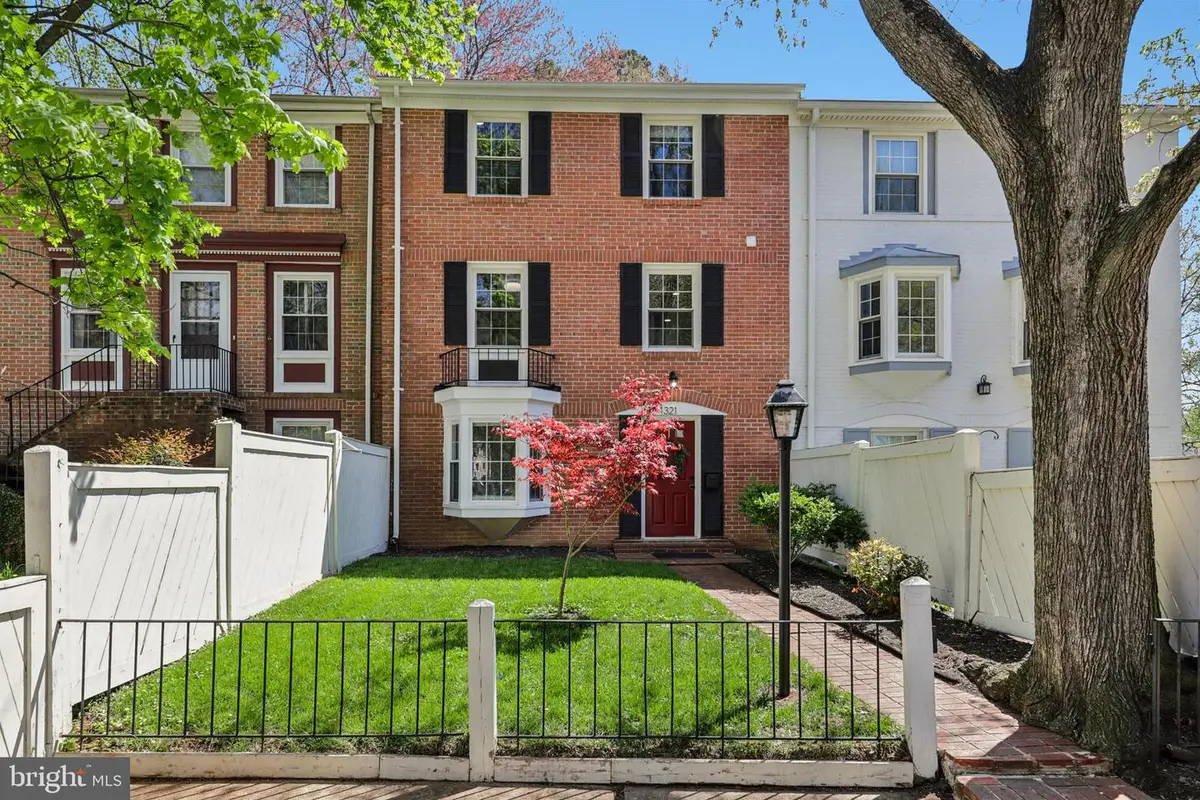 4321 Gramercy Cir, Alexandria, VA 22309 - #1