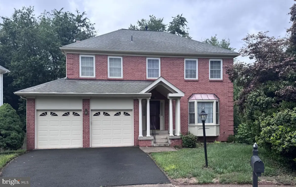 13604 Old Chatwood Pl, Chantilly, VA 20151 - #1