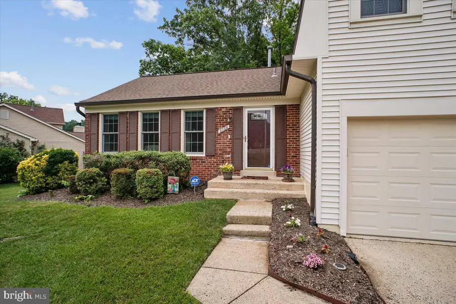 9739 Ironmaster Dr, Burke, VA 22015 - #2