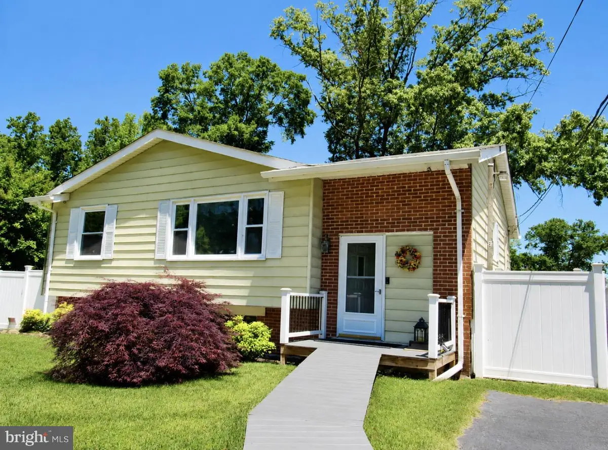 8909 Sylvania St, Lorton, VA 22079 - #1