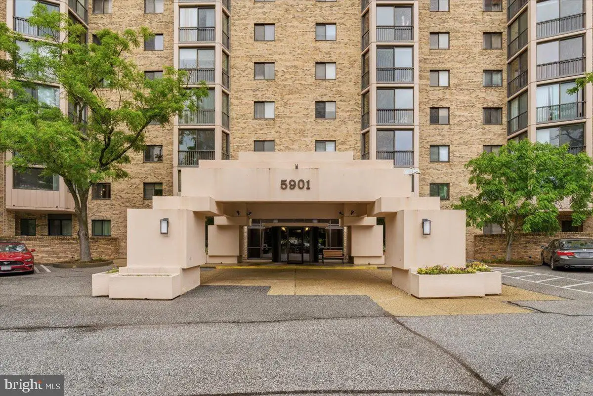 5901 Mount Eagle Dr #104, Alexandria, VA 22303 - #1