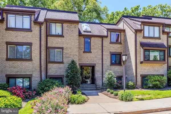 1643 Parkcrest Cir #7c/201, RESTON, VA 20190
