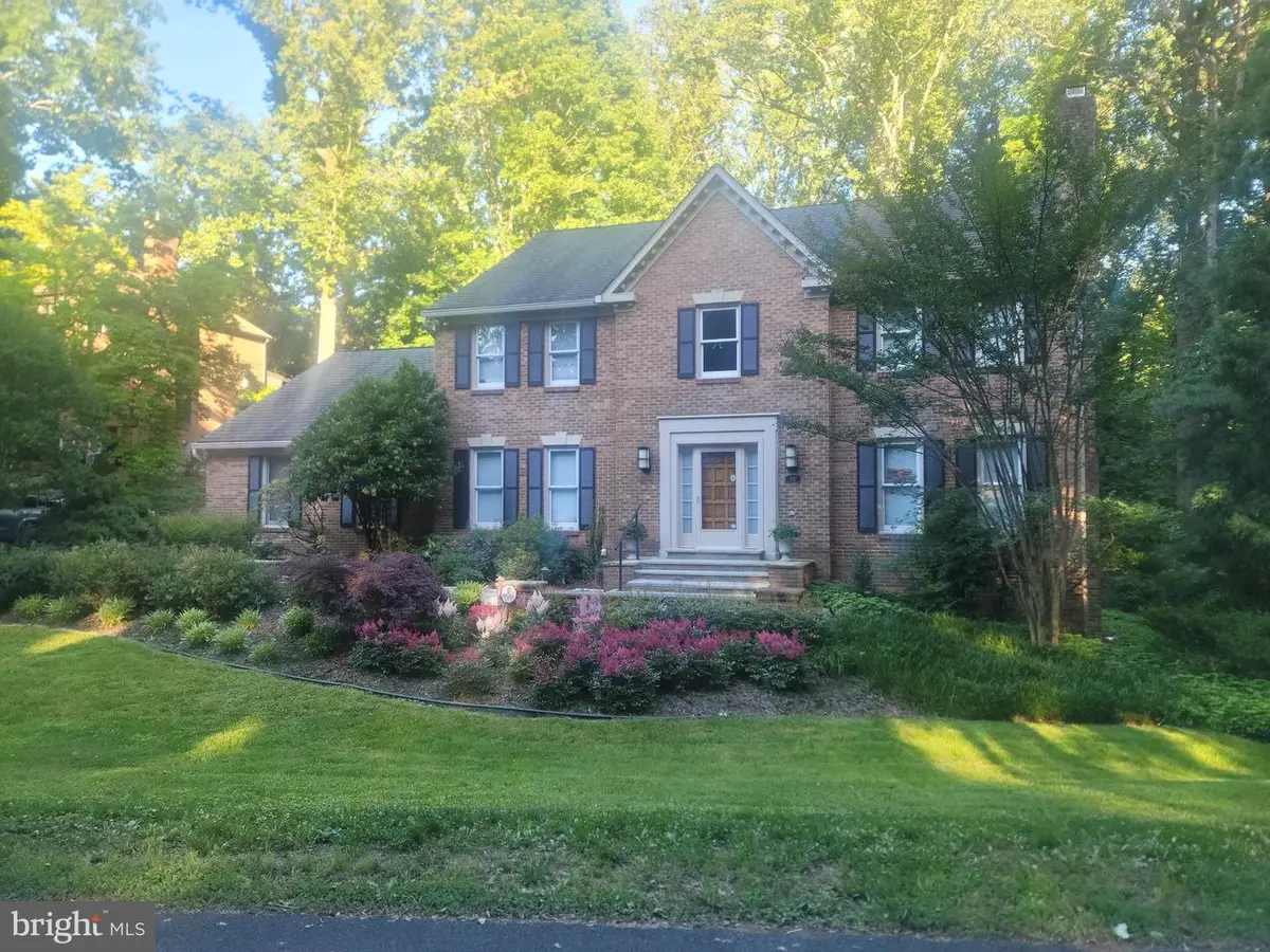 1097 Old Cedar Rd, McLean, VA 22102 - #1