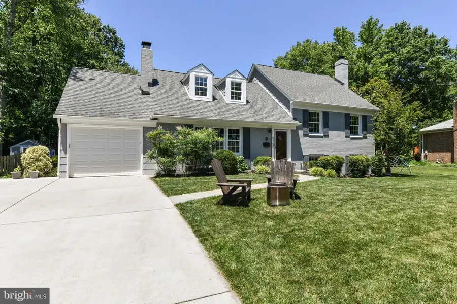 8318 Woodacre St, Alexandria, VA 22308 - #2