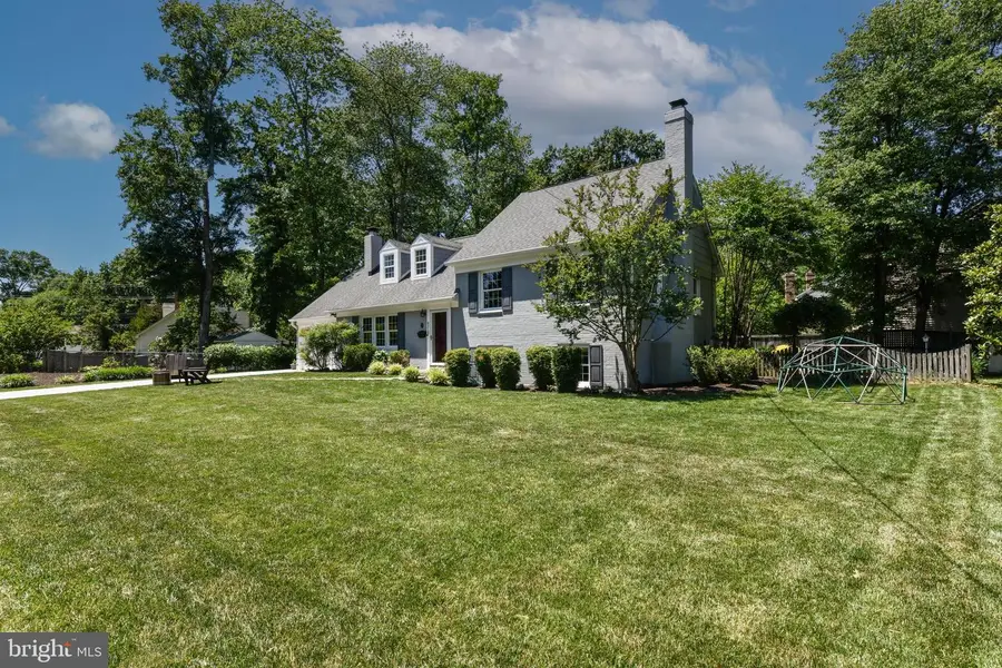 8318 Woodacre St, Alexandria, VA 22308 - #3