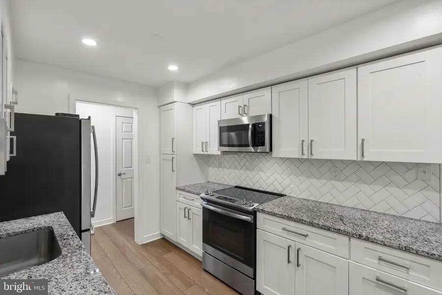 3334 Spring Ln #b-42, Falls Church, VA 22041 - #3